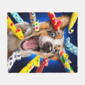 Glückliche Hundeparty-Tut-Bläser Fleecedecke (Vorderseite (Horizontal))