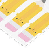 Glückliche Kawaii Bleistifte Kurzer Tischläufer (Ecke)