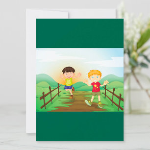 Glückliche Kinder beim Spielen im Freien Einladung