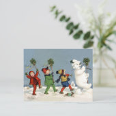 Glückliche Kinder, die mit dem Schneemann laufen,  Postkarte (Stehend Vorderseite)