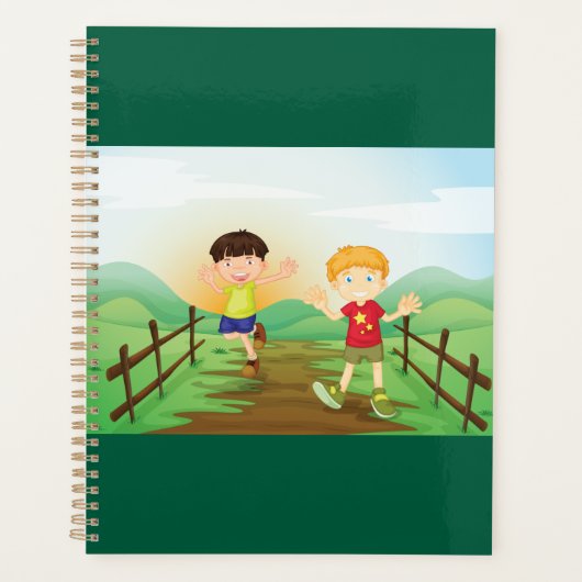 Glückliche Kinder spielen draußen Planer (Vorderseite)