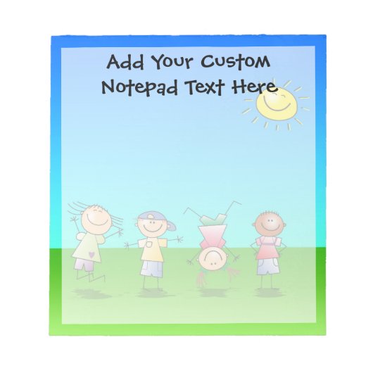 Glückliche Kinder spielen in der Sonne, Kinder dra Notizblock (Vorderseite)