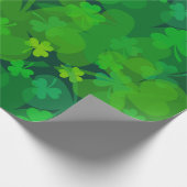 Glückliche Kleeblätter - überall Geschenkpapier (Ecke)