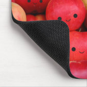 Glückliche kleine Äpfel Mousepad (Ecke)