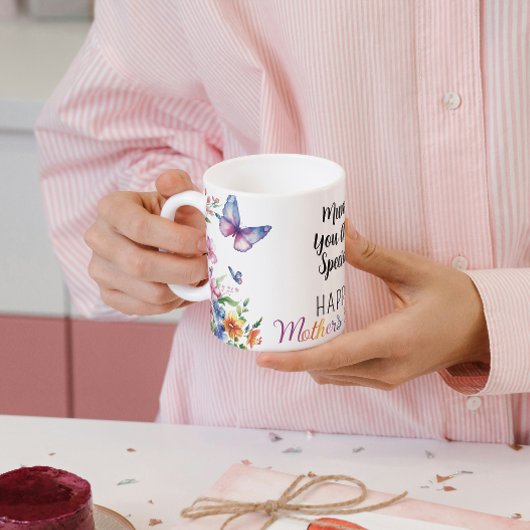 Glückliche Mutter-Tag-Wildblumen Schmetterlinge Kaffeetasse