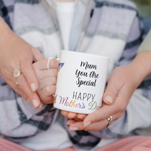 Glückliche Mutter-Tag-Wildblumen Schmetterlinge Kaffeetasse