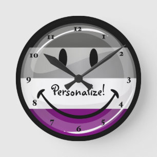 Glückliche runde asexuale Flagge Wanduhr