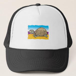 glückliche Schildkröte am Strand Truckerkappe
