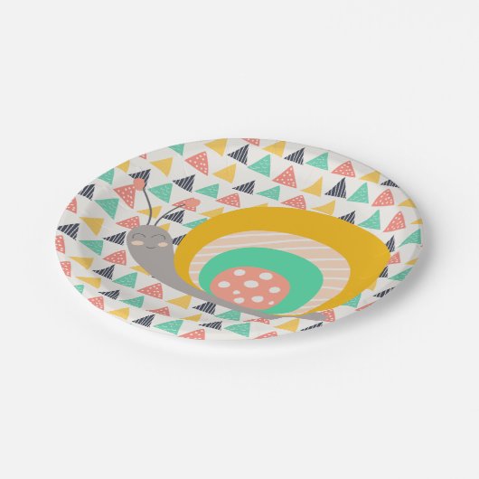 Glückliche Schnecke auf Dreiecken Pappteller (Schrägansicht)