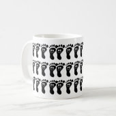 Glückliche schwarze Füße, Kaffeetasse (Vorderseite Links)