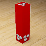 Glückliche Würfel-Wein-Geschenkboxen Weinbox<br><div class="desc">Glückliches Würfel-Grafikdesign. Vervollkommnen Sie für Kasinonacht,  Las Vegas-Thema,  Spieler,  Spielnacht. Bunco und mehr.  Addieren Sie Ihren eigenen Text,  um mit einem Gruppennamen,  Namen,  Ereignis und mehr zu personifizieren. Ändern Sie die Hintergrundfarbe,  um Ihre eigene Farbart zu passen.</div>