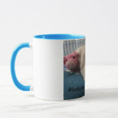 Glückliche zweite Möglichkeit an der Tasse (Links)