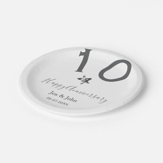 Glücklicher 10-jähriger Jubiläumsname Datum grauer Pappteller (Schrägansicht)