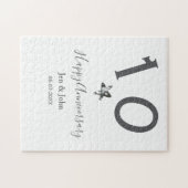 Glücklicher 10-jähriger Jubiläumsname Datum grauer Puzzle (Horizontal)