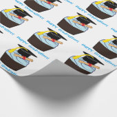 Glücklicher Abschluss mit kleinem Kuchen und Geschenkpapier (Ecke)