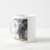 Glücklicher alter englischer Schäferhund Fluffiges Kaffeetasse (Vorderseite Links)