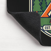 Glücklicher Camper-Abzeichen Zelt Berg Lagerfeuer Mousepad (Ecke)