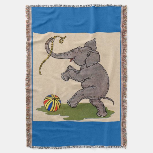 glücklicher Elefant, der mit Seil und Ball spielt Decke (Vorderseite Vertikal)