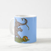 glücklicher Elefant, der mit Seil und Ball spielt Kaffeetasse (Vorderseite Links)