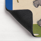 glücklicher Elefant, der mit Seil und Ball spielt Mousepad (Ecke)