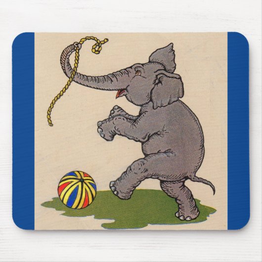 glücklicher Elefant, der mit Seil und Ball spielt Mousepad (Vorne)