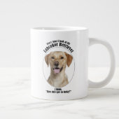 Glücklicher Gelbe Labrador Jumbo-Tasse (Rechts)