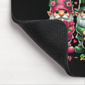 Glücklicher Gnom zum Valentinstag St. Patrick Mousepad (Ecke)