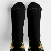 Glücklicher grüner Gnom auf schwarzen Socken (Oben)