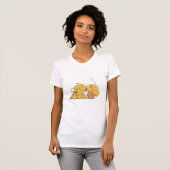 Glücklicher Hund mit Knochen-T-Shirts und T-Shirt (Vorne ganz)