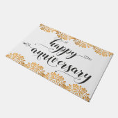 Glücklicher Jahrestag Glückwünsche wünscht Gold Fußmatte (Schrägansicht)