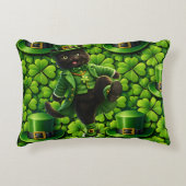 Glücklicher Leprechaun schwarze Katze St. Patrick' Dekokissen (Vorderseite)