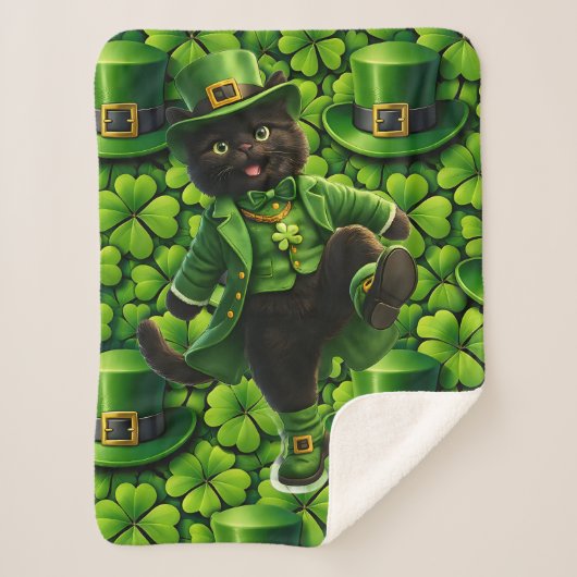 Glücklicher Leprechaun schwarze Katze St. Patrick' Sherpadecke (Vorderseite)