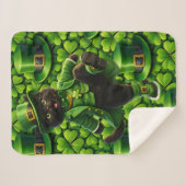 Glücklicher Leprechaun schwarze Katze St. Patrick' Sherpadecke (Vorderseite (Horizontal))