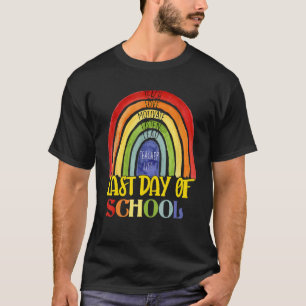 Glücklicher letzter Schultag Lehrer Schüler Regenb T-Shirt