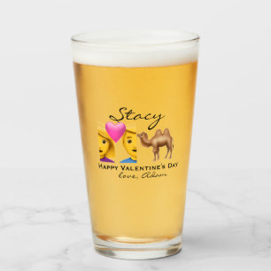 Glücklicher Liebeherz-Paarbuckel des Valentines Glas