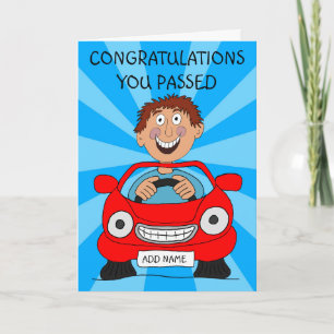 Glücklicher Mann besteht gerade den Führerschein Karte