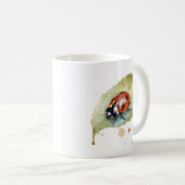 Glücklicher Marienkäfer auf Blatt Kaffeetasse (VorderseiteRechts)