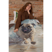 Glücklicher Mops am Strand individuell anpassbar Fleecedecke