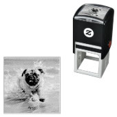 Glücklicher Mops am Strand individuell anpassbar Permastempel (Beispiel)