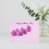 Glücklicher Muttertag mit lila Blume auf Rosa Postkarte (Stehend Vorderseite)