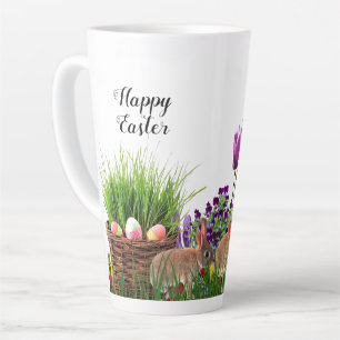 Glücklicher Osterhase im Tulpen Garten  Milchtasse