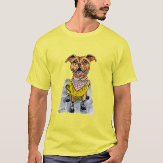 Glücklicher Pitbull-Hund in einem T-Shirt (Vorderseite)