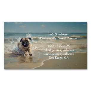 Glücklicher Pug am Strand anpassbar Magnetische Visitenkarte