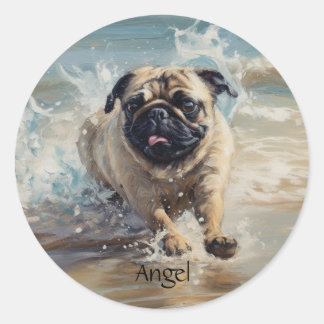 Glücklicher Pug am Strand anpassbar Runder Aufkleber