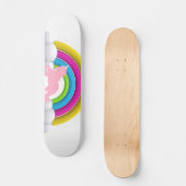 Glücklicher rosa Einhorn-Regenbogen in den Wolken, Skateboard (Vorderseite)