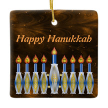 Glücklicher stilisierter Menorah nebliger Himmel