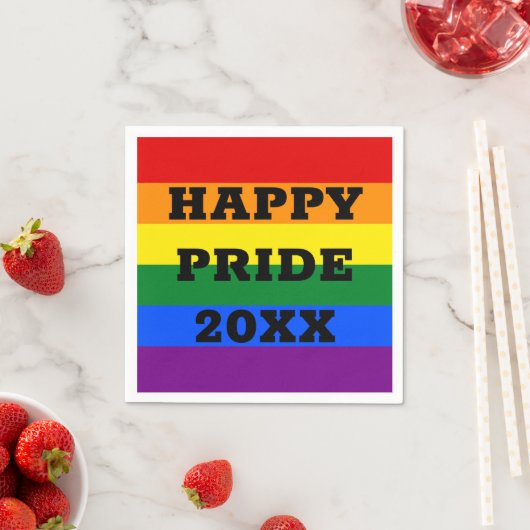 Glücklicher Stolz auf die LGBTQ-Regenbogenflagge i Serviette (Beispiel)