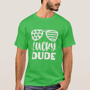 Glücklicher Typ St. Patrick's Day Sonnenbrille Mit T-Shirt