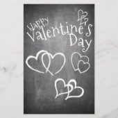 Glücklicher Valentinstag auf einem Kreidebrett (Vorderseite)