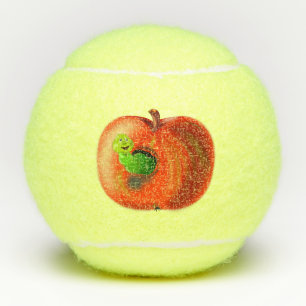 Glücklicher Wurm in rotem Apple Tennisbälle